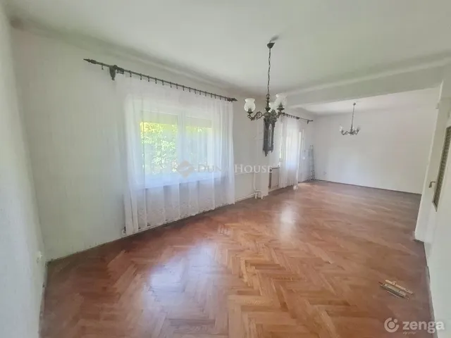 Eladó ház Vác, Lajostelep 190 nm