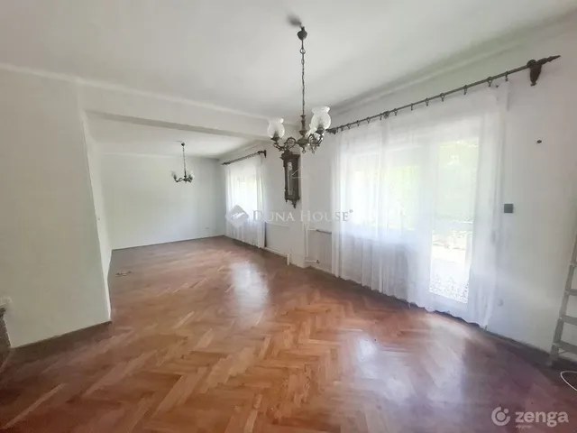 Eladó ház Vác, Lajostelep 190 nm