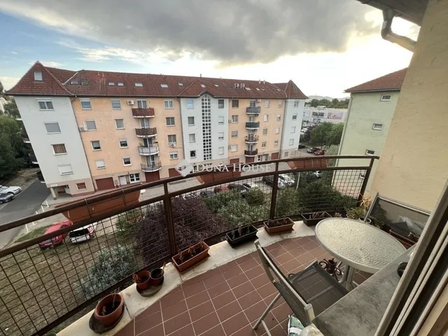 Eladó lakás Budapest XV. kerület 94 nm