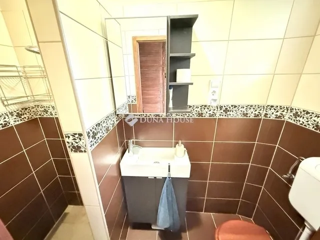 Eladó ház Budapest XVIII. kerület, Erzsébettelep 218 nm