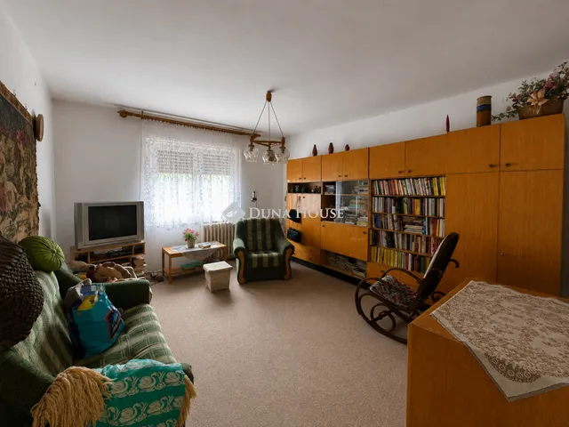 Eladó ház Sárisáp 96 nm
