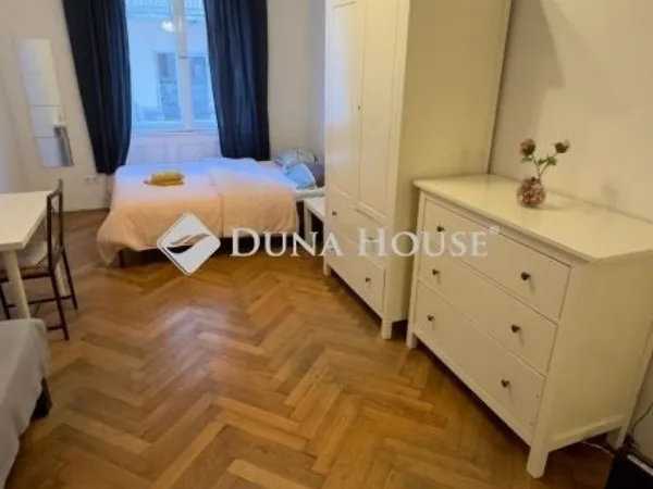 Eladó lakás Budapest V. kerület 66 nm