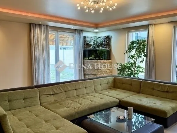 Ikerház · 4 hálószoba · 182 m² · 130.000.000 Ft
