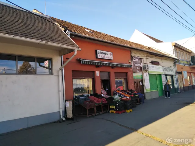 Eladó kereskedelmi és ipari ingatlan Budapest XVIII. kerület, Szent Imre kertváros 300 nm