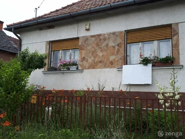 Eladó ház Hegyhátszentjakab 75 nm