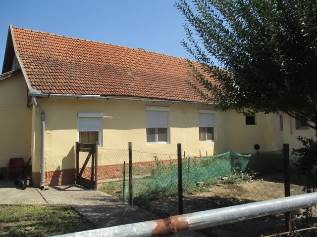 Eladó lakás Mezőkovácsháza 109 nm