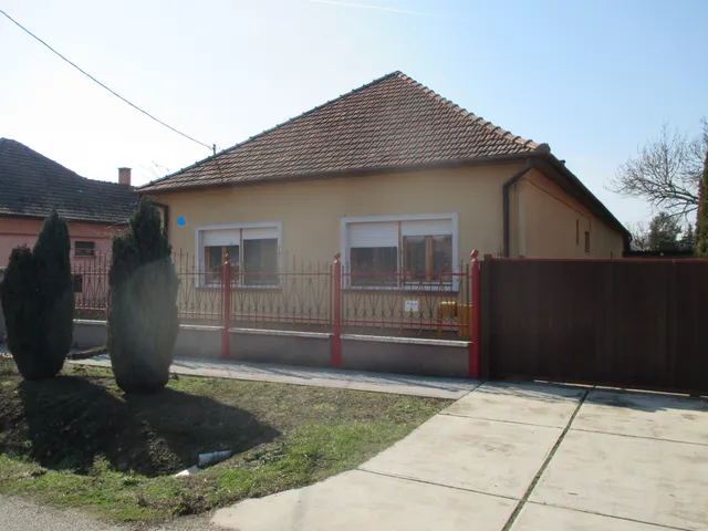 Eladó ház Békéscsaba, Erzsébethely (Jamina) 145 nm