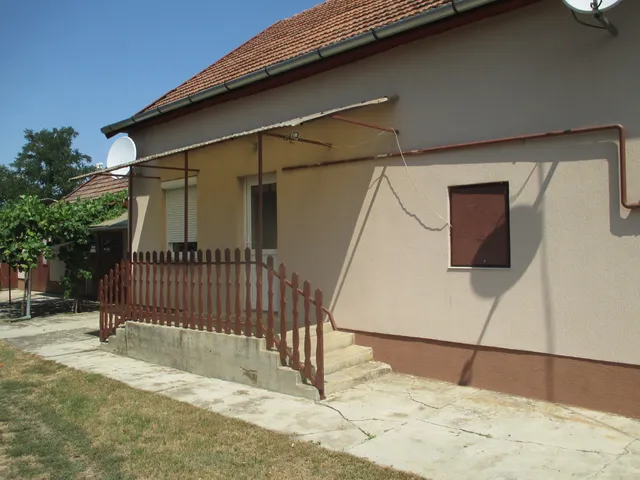 Eladó ház Magyarbánhegyes 120 nm