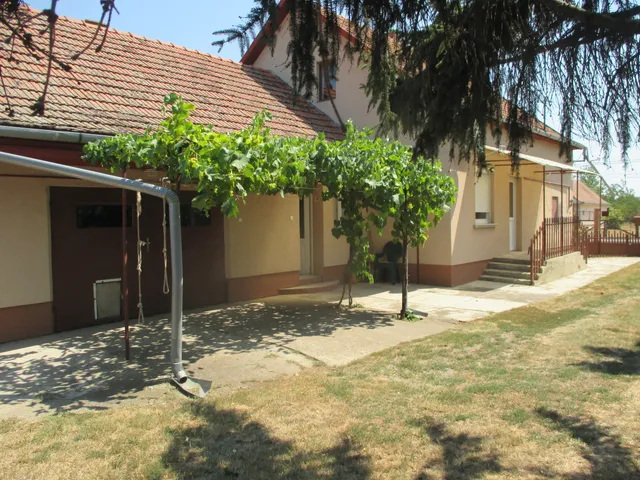 Eladó ház Magyarbánhegyes 120 nm