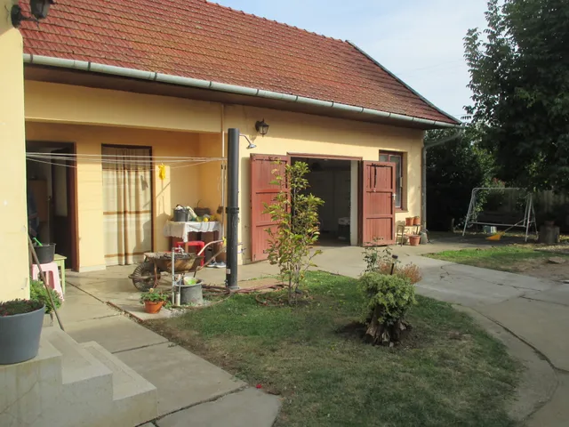 Eladó ház Békéscsaba, Erzsébethely (Jamina) 130 nm