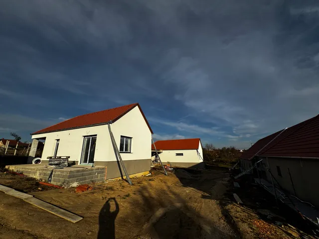 Eladó ház Nagykozár 104 nm