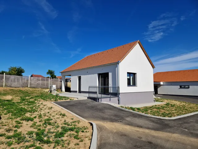 Eladó ház Nagykozár 103 nm