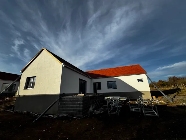 Eladó ház Nagykozár 92 nm