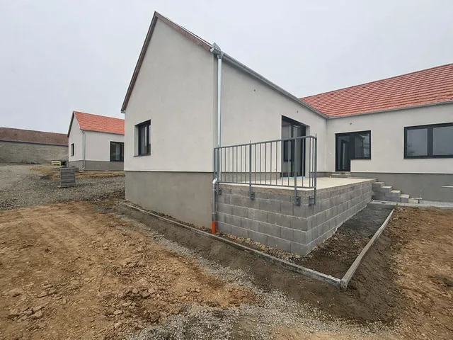 Eladó ház Nagykozár 92 nm