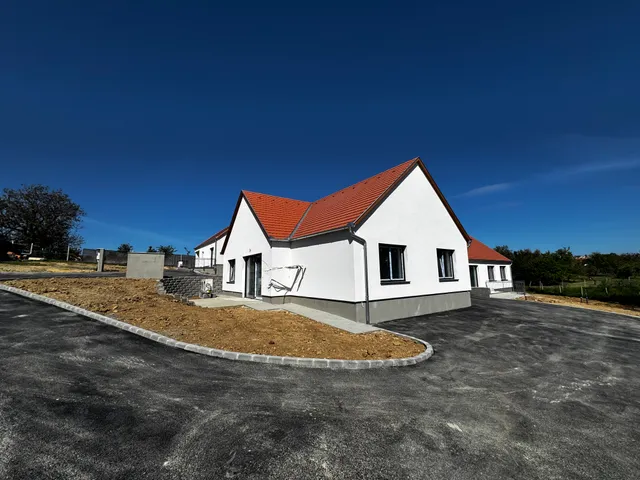Eladó ház Nagykozár 92 nm