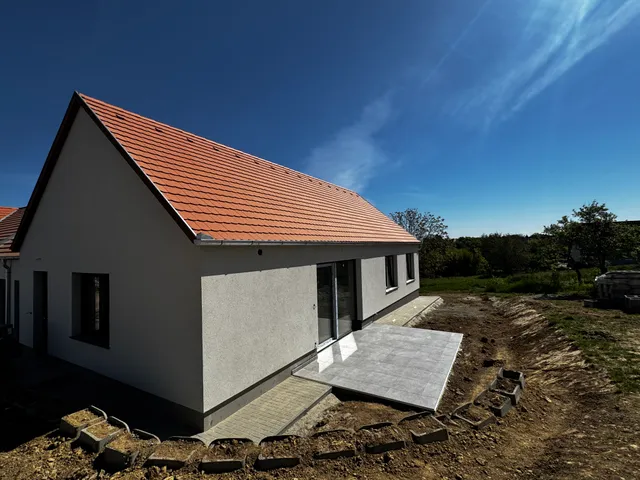 Eladó ház Nagykozár 97 nm