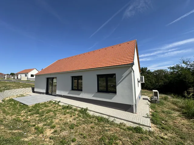 Eladó ház Nagykozár 97 nm