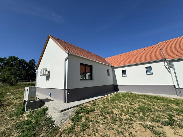 Eladó ház Nagykozár 97 nm