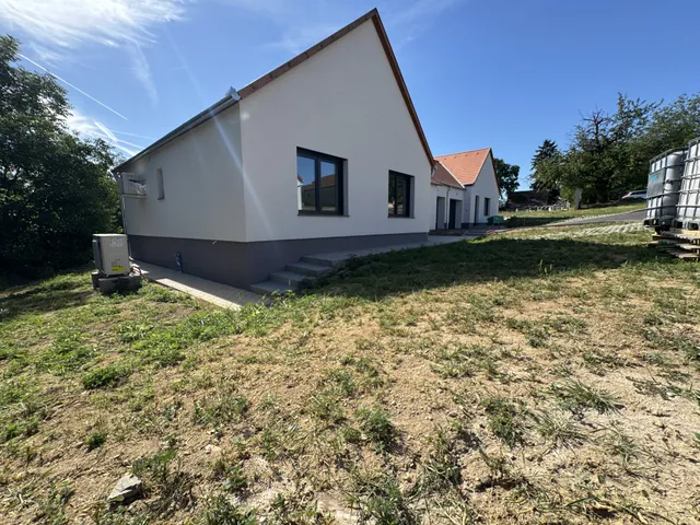 Eladó ház Nagykozár, Hunyadi utca 97 nm