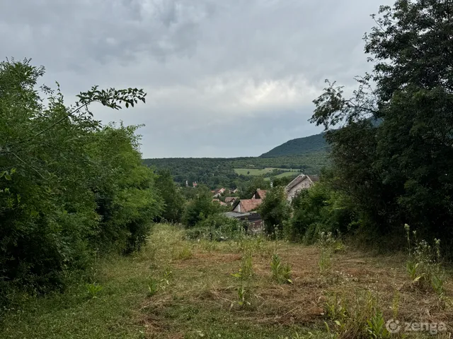 Eladó telek Pilisszentkereszt 2450 nm