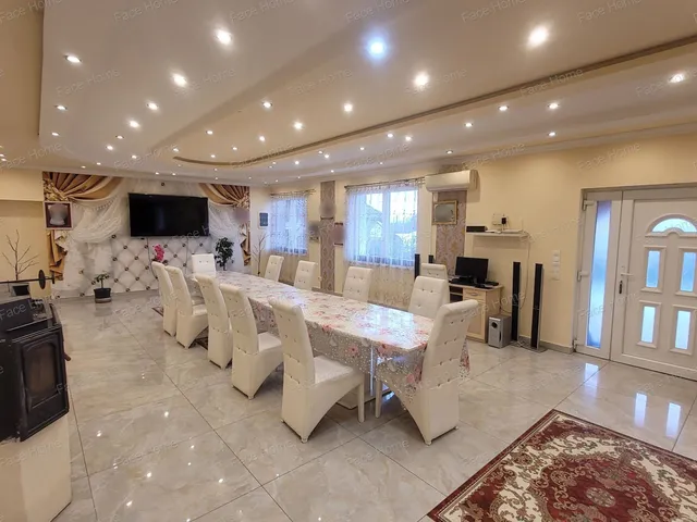 Eladó ház Szada 220 nm