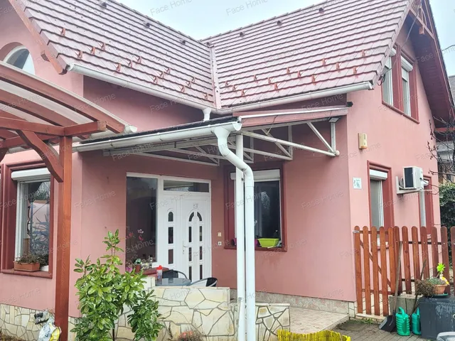 Eladó ház Erdőkertes, Topolyos 185 nm