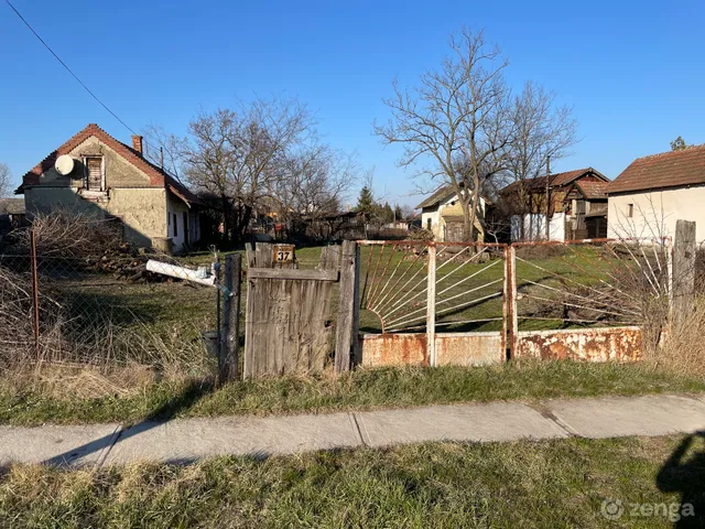 Eladó telek Püspökladány 2150 nm