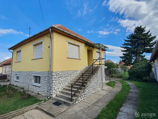 Eladó ház Mezőkövesd 240 nm