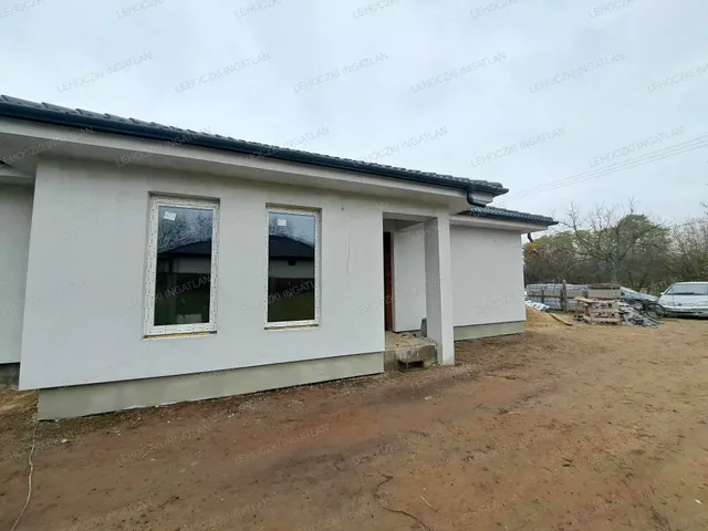 Eladó ház Nyíregyháza, Oros 119 nm