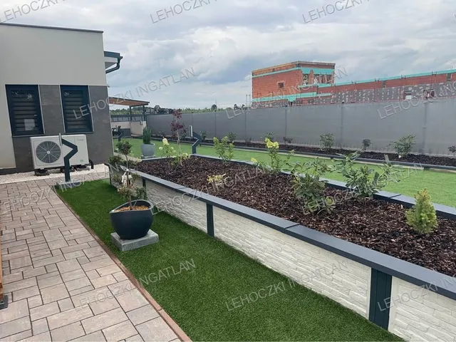 Eladó ház Nyíregyháza, Rozsrétszőlő 103 nm