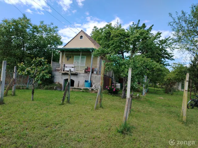 Eladó telek Várpalota 1990 nm