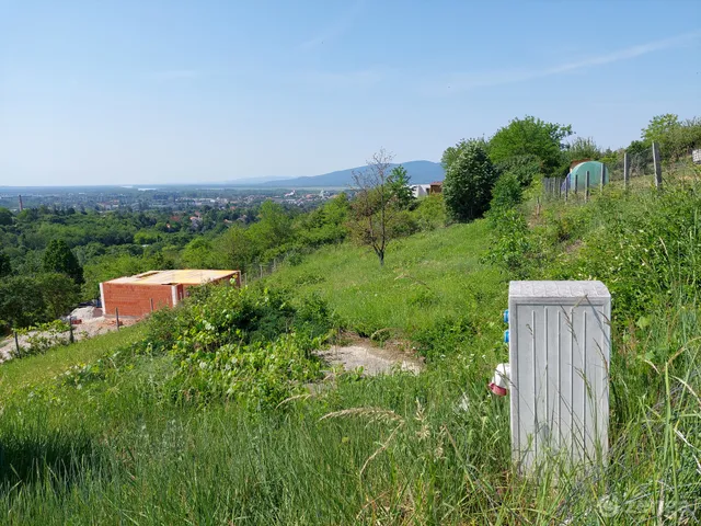 Eladó telek Vác, Bácska 1098 nm