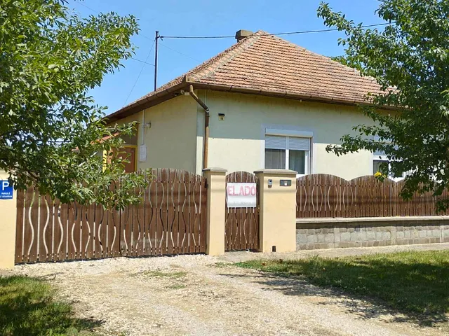 Eladó ház Tiszafüred 90 nm