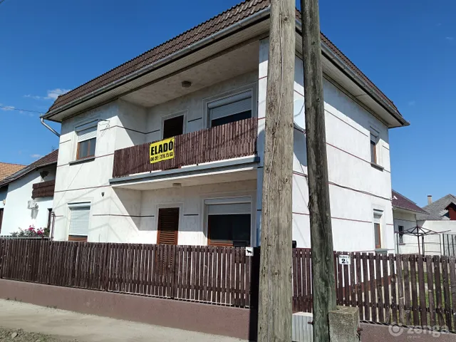 Eladó ház Karcag 284 nm