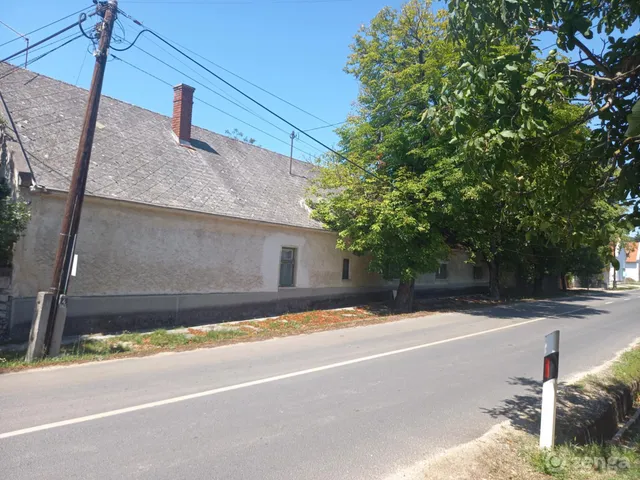Eladó ház Dörgicse 240 nm