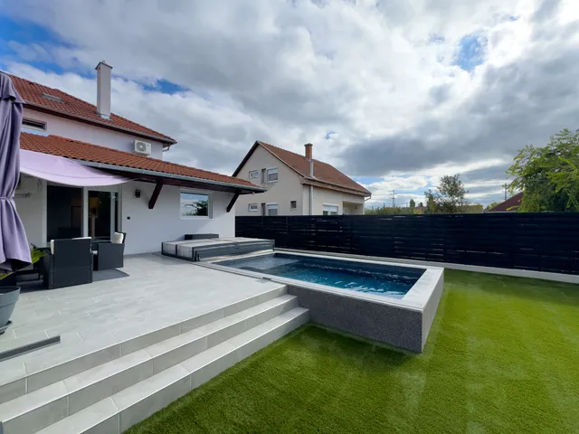 Eladó ház Budapest XXI. kerület, Királyerdő út 110 nm