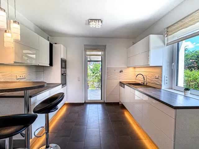 Eladó ház Érd, Fenyves-Parkváros, Favágó 220 nm