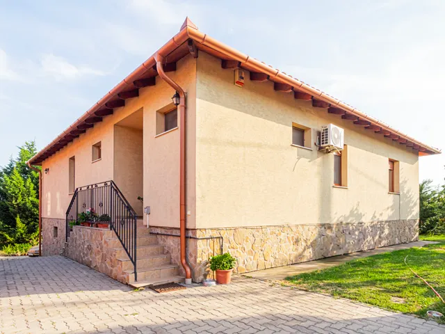 Eladó ház Diósd, Árpádház-lakópark, Géza fejedelem 161 nm