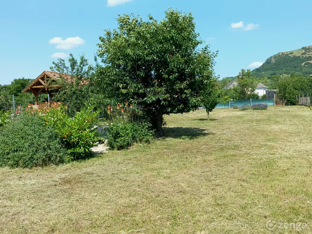 Eladó telek Gyulakeszi 828 nm