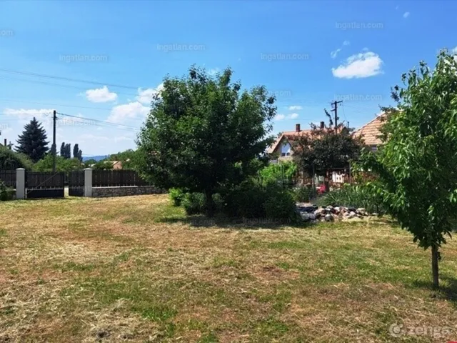 Eladó telek Gyulakeszi, Jókai utca 828 nm