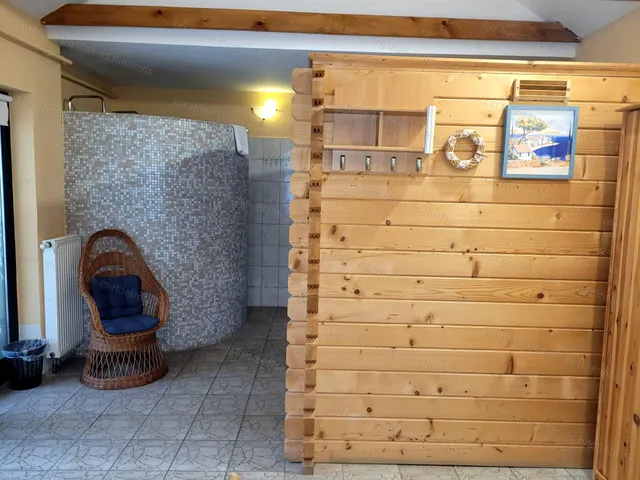 Eladó kereskedelmi és ipari ingatlan Veszprém 320 nm