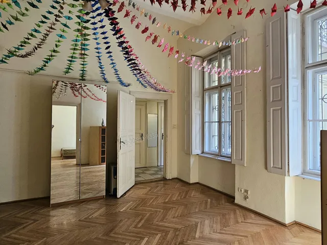 Eladó lakás Budapest VI. kerület, Liszt Ferenc tér 63 nm