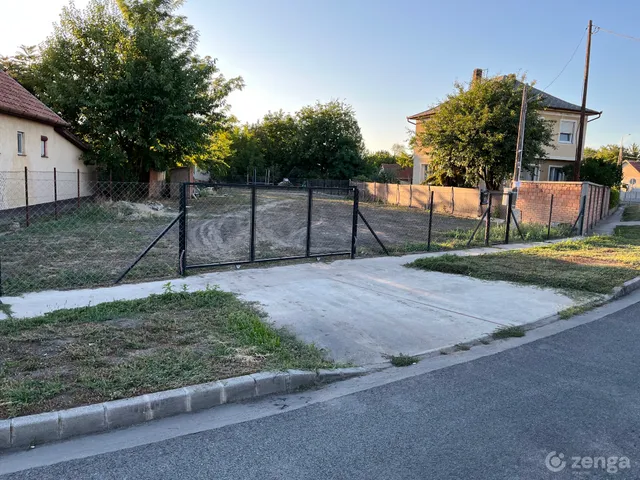 Eladó telek Abony 672 nm