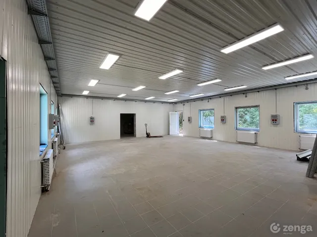 Kiadó kereskedelmi és ipari ingatlan Tatabánya 360 nm
