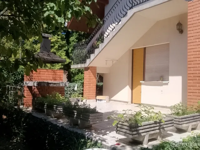 Eladó ház Vác, Deákvár 200 nm