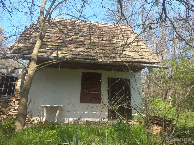 Eladó telek Szekszárd, Csatár 10000 nm