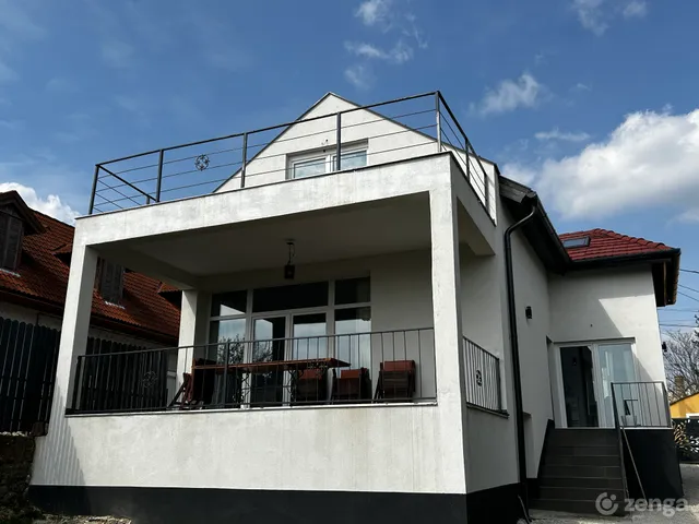Eladó ház Zánka, Petőfi u 8 180 nm