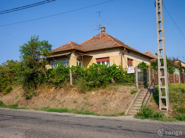 Eladó ház Penc, Béke utca 2. 90 nm