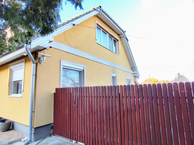 Eladó lakás Szigethalom, Marlyntelep 131 nm