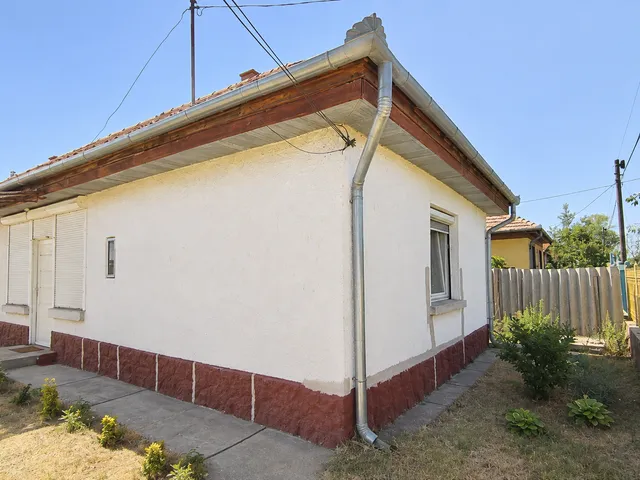 Eladó ház Tápióbicske, Rákóczi út 80 nm